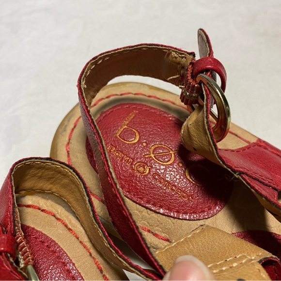 Born concept red T Strap Thong sandals size 6M Eyelet Vegan Leather Good Used C - Picture 3 of 8